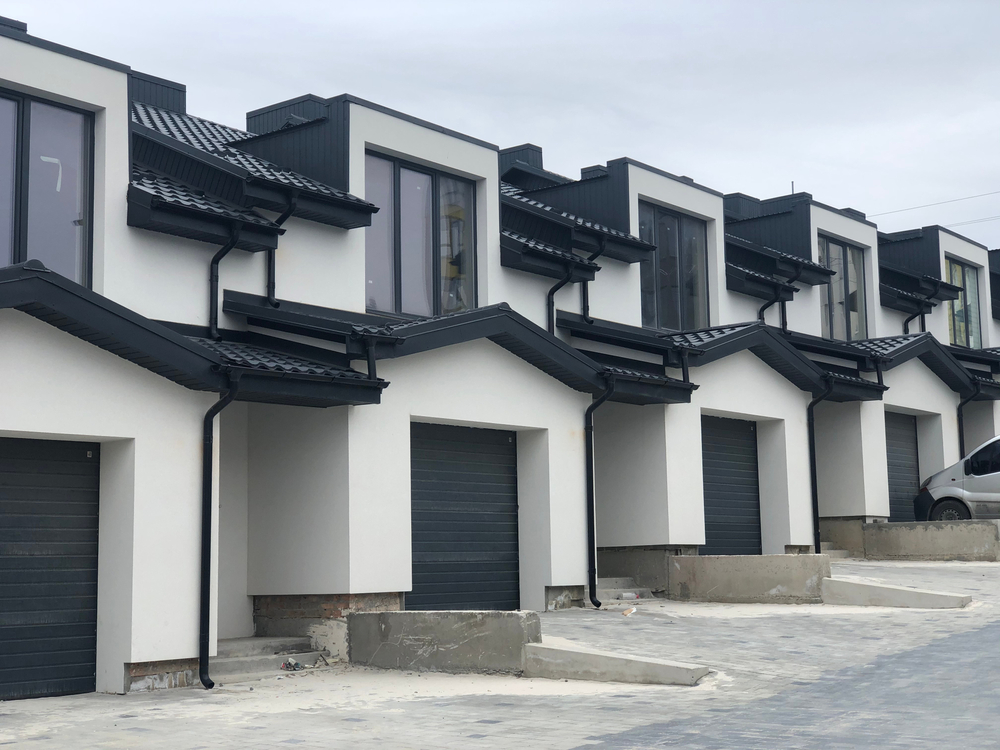 facade,in,a,modern,townhouse,as,a,residential,apartment,and